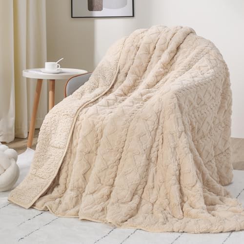 Heavy beige sherpa blanket 20 lbs