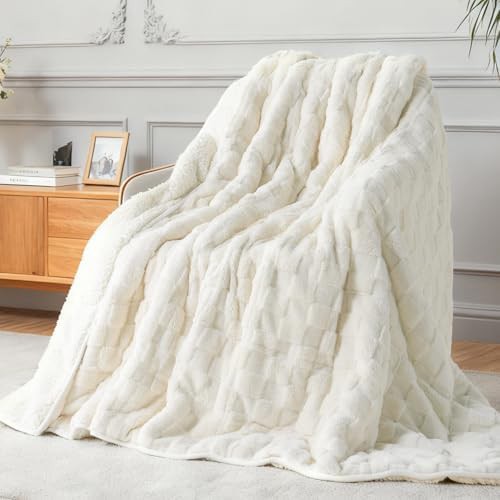 Checkered fleece and sherpa weighted blanket
