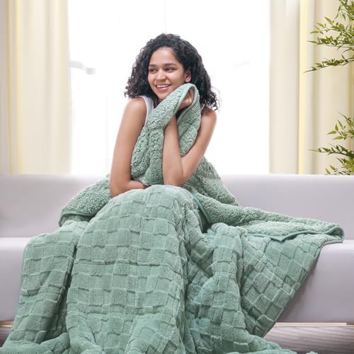 Sage green sherpa weighted blanket 15 lbs