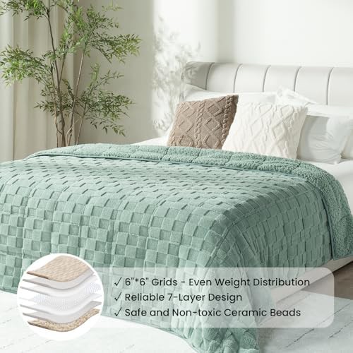 Sage green sherpa weighted blanket 15 lbs — photo 4