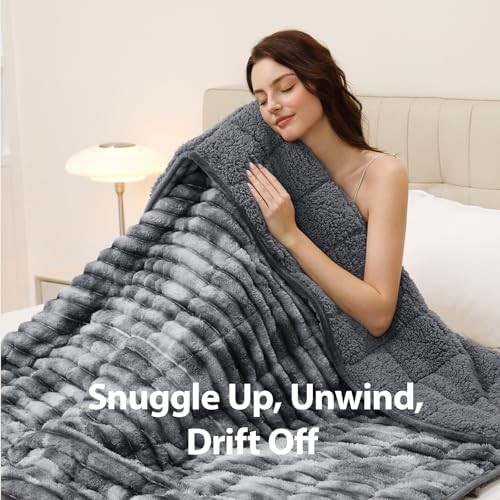 Queen size sherpa weighted blanket 15 lbs — photo 3