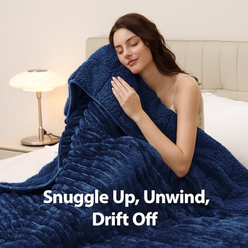 Soft sherpa queen weighted blanket 15 lbs — photo 3