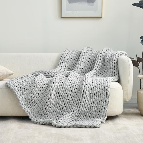 Light gray chunky knit cooling weighted blanket — photo 3