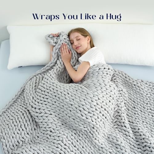 Light gray chunky knit cooling weighted blanket — photo 5